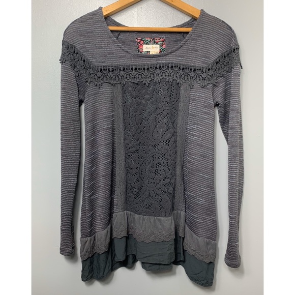Anthropologie Tops - ANTHROPOLOGIE Meadow Rue Long Sleeve Lace Top